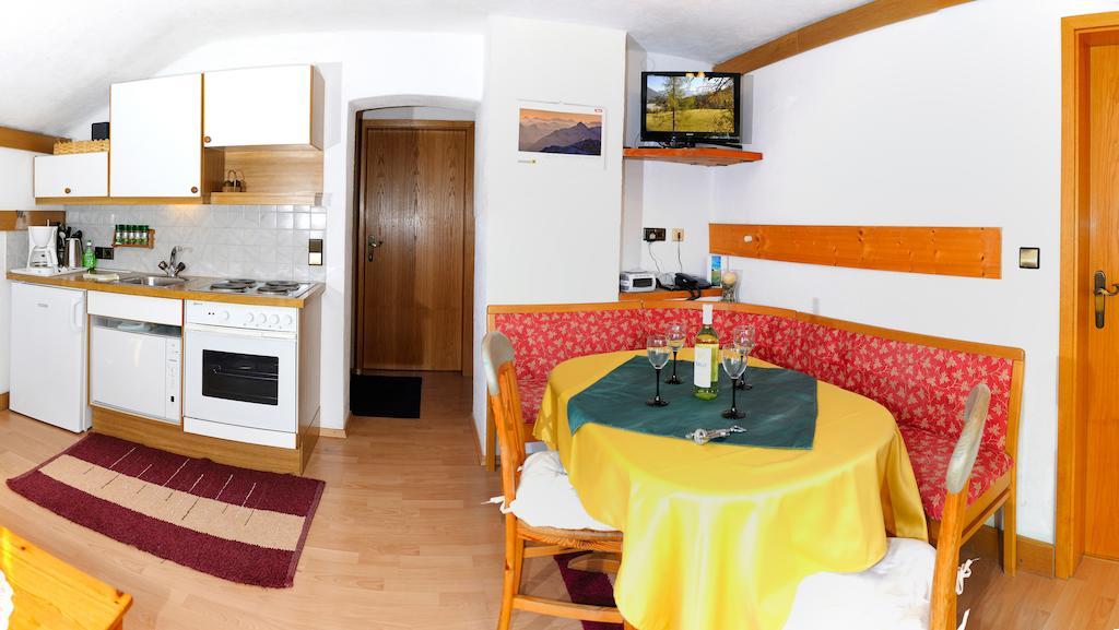 Apartament Haus Steinroeschen Seefeld w Tirolu Pokój zdjęcie